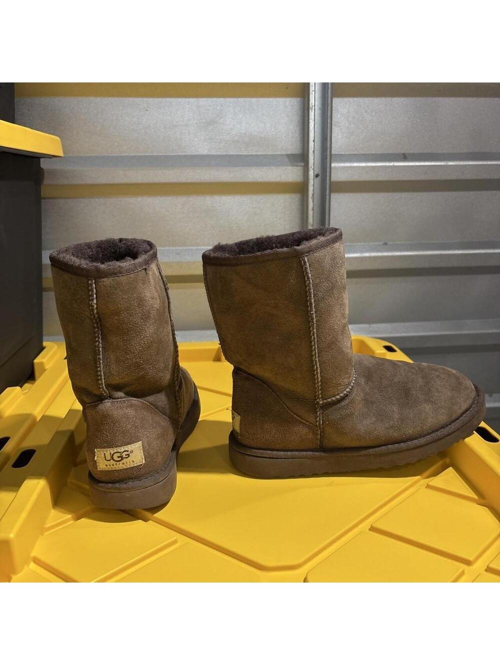 Vintage Y2K UGG Australia Classic Short 5825 Boots Brown Suede Womens 8
